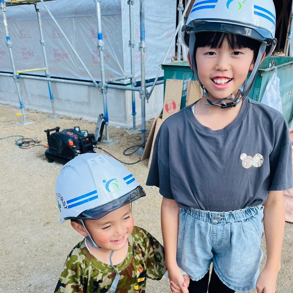 🏗️ 晴天の下、新たなスタートを祝う上棟式☀️