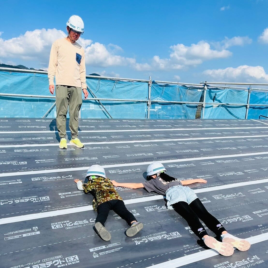 🏗️ 晴天の下、新たなスタートを祝う上棟式☀️