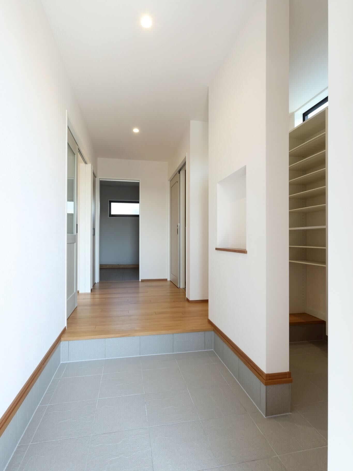 🚪✨「ただいま」が心地いい、こだわりの玄関✨👟