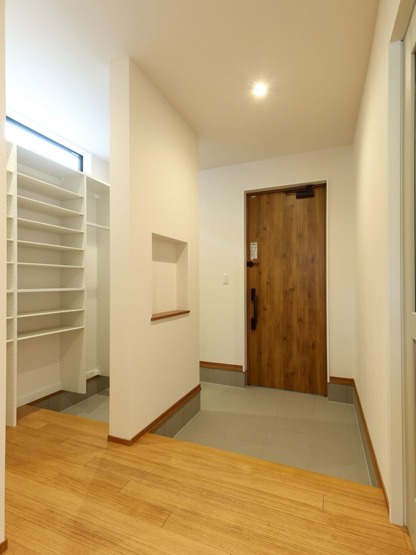 🚪✨「ただいま」が心地いい、こだわりの玄関✨👟