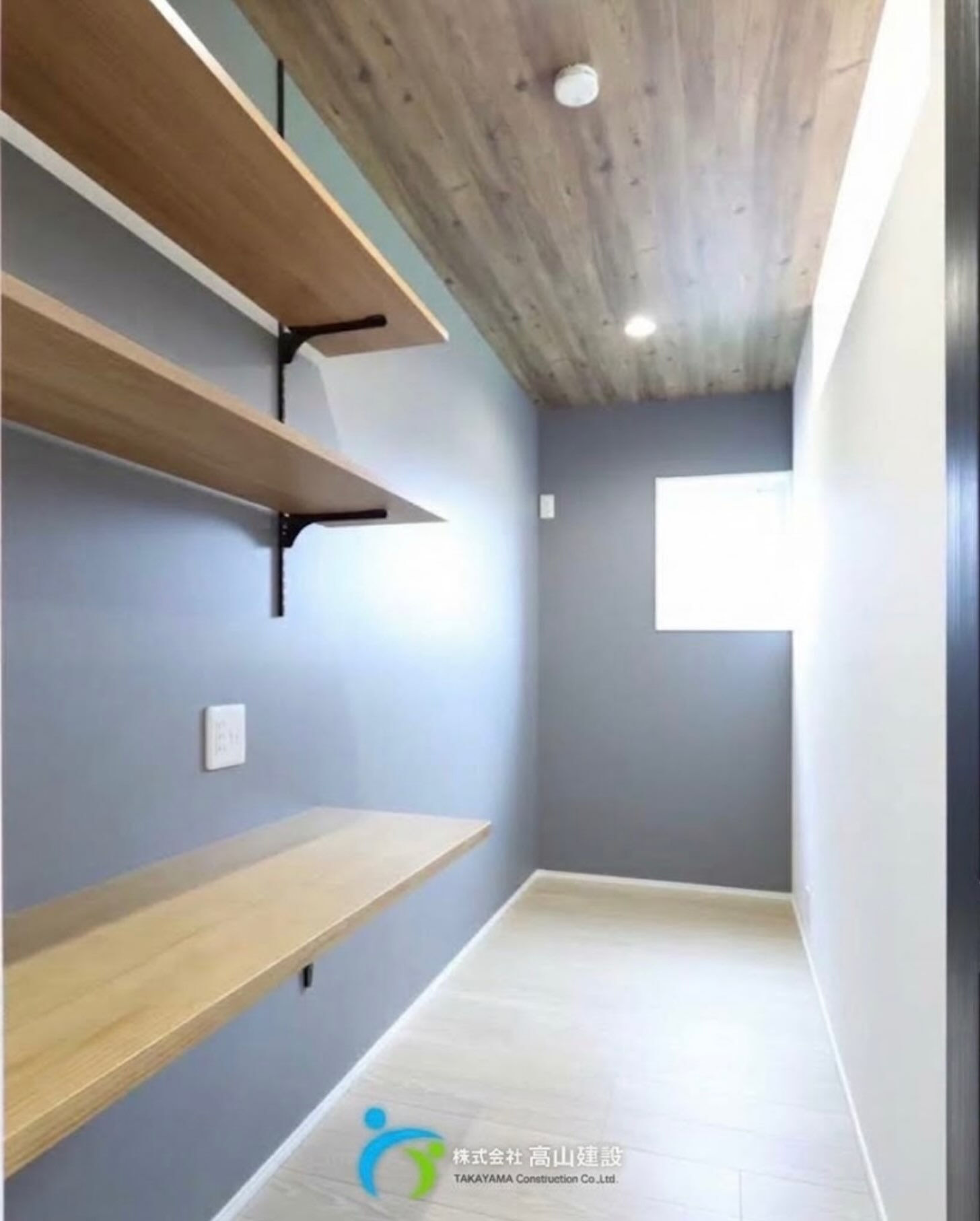 今回は壁面を活かした造作棚をご紹介🏠
