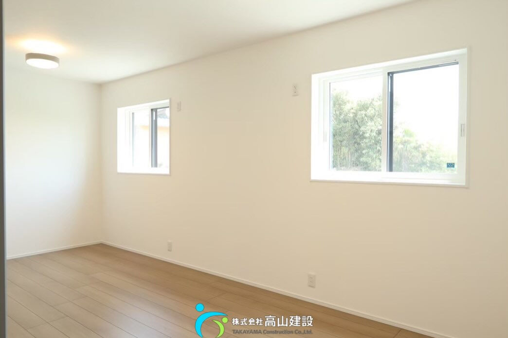🏠✨ 明るく心地よい洋室